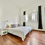 La Hoya Downtown Apartment *