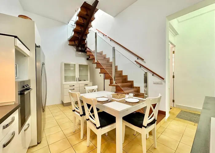 La Hoya Downtown 아파트