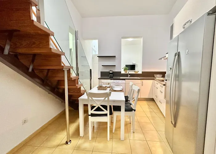 La Hoya Downtown 아파트 *